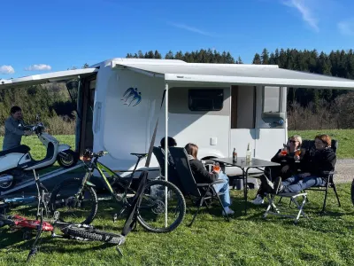 Knaus Deseo 400 TR Mover Markise 2to Motorradtransport